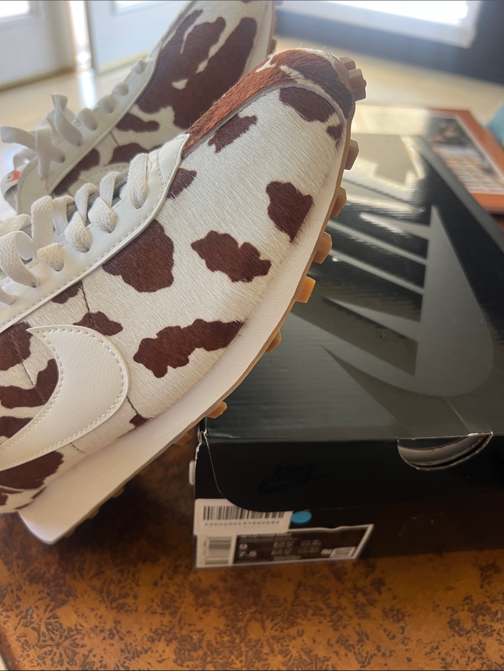 Nike pony hair cow ๐ print sneakers 9 - Picture 8 of 9